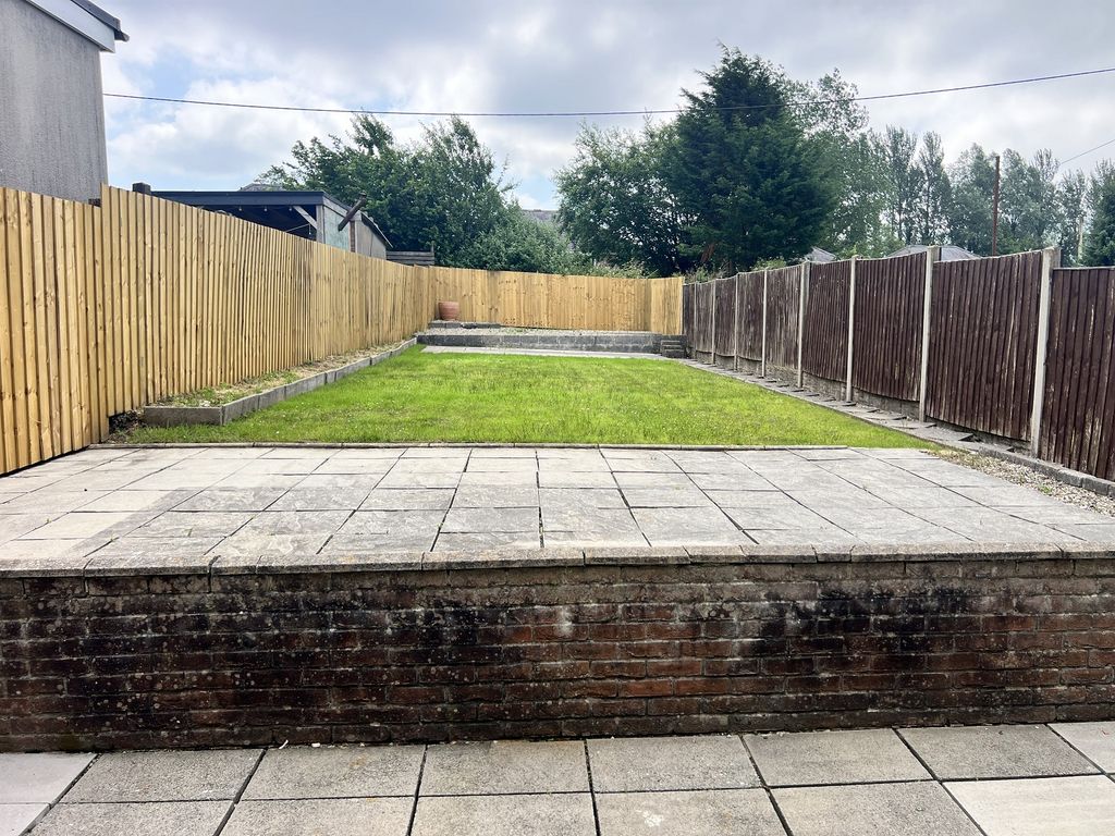 Property photo 3 of 11 Garden