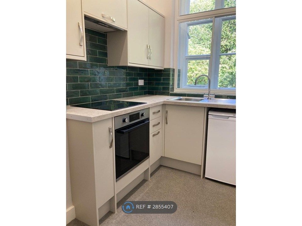 Property photo 2 of 7 Kitchen