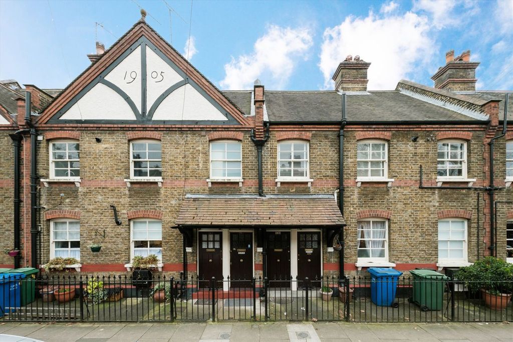 Property photo 1 of 8