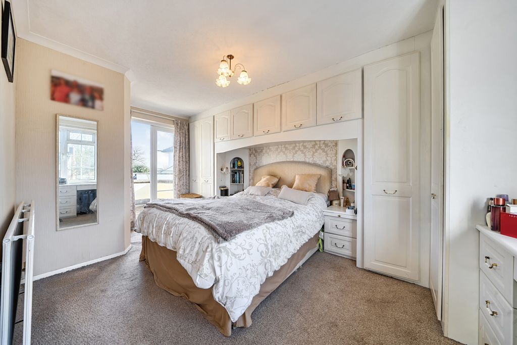 Property photo 3 of 19 1417601-1-699F300...