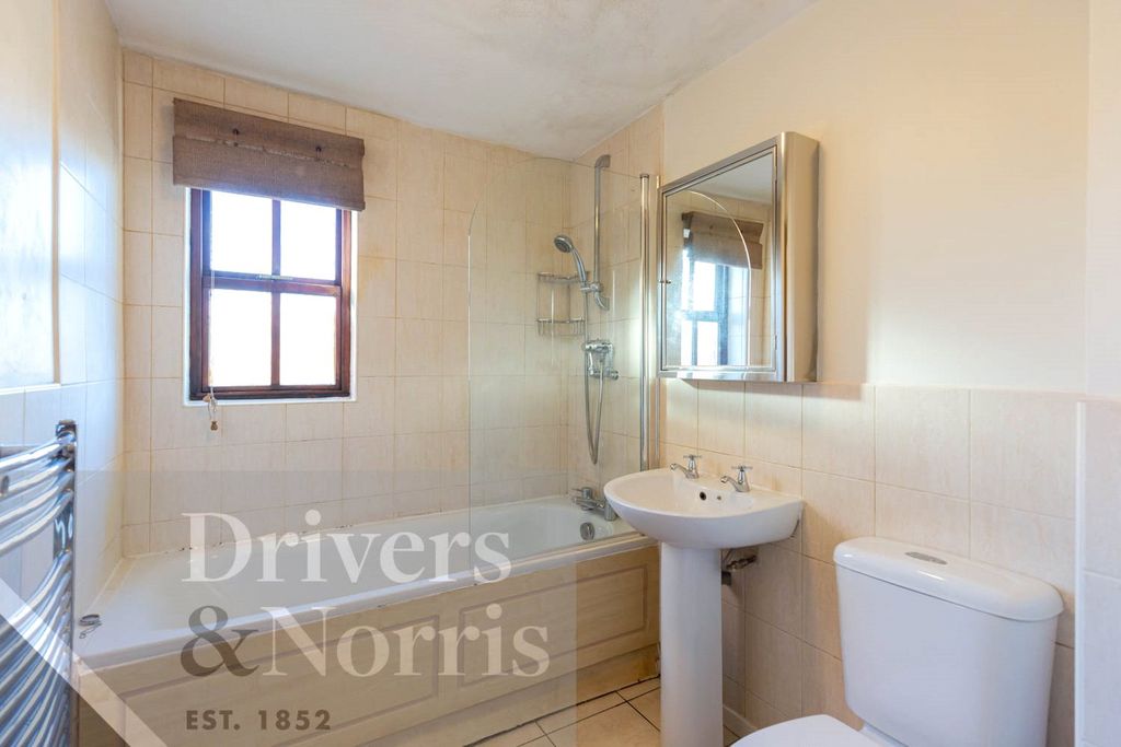 Property photo 3 of 12 Picture No. 23