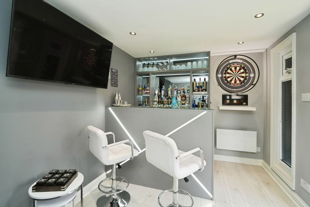 Property photo 3 of 20 Pbox-Img.Jpg