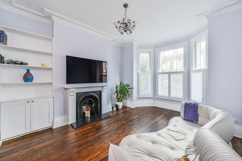 Property photo 1 of 23