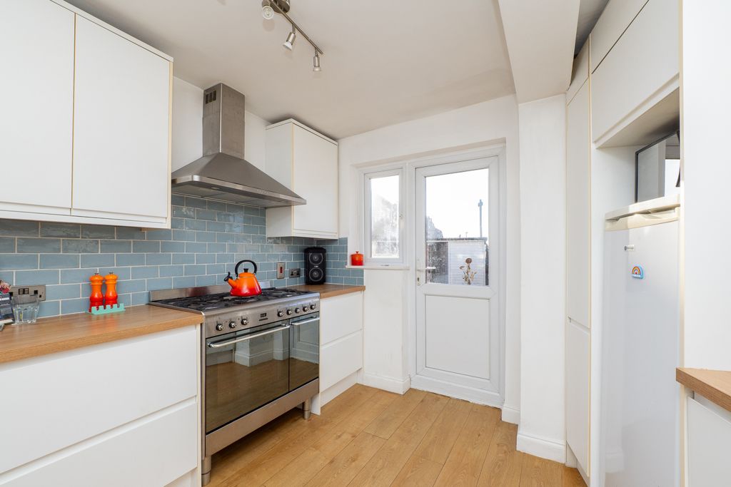 Property photo 3 of 19 Picture No. 13