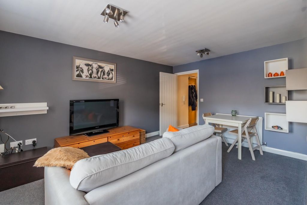 Property photo 3 of 10 C Station Mews (6 Of 15).Jpg
