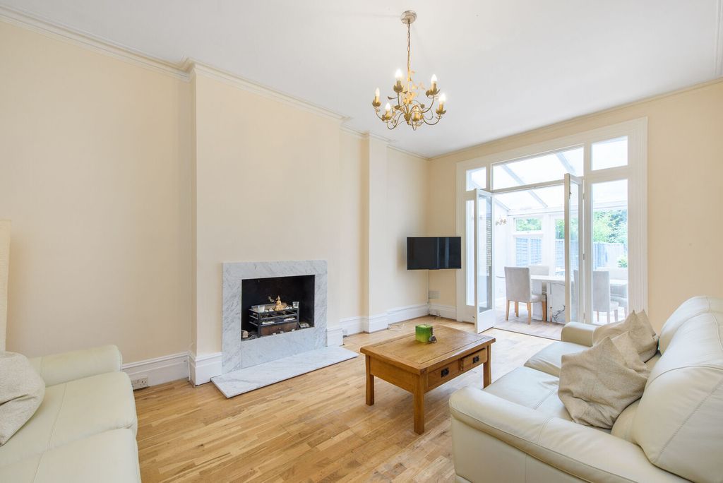 Property photo 2 of 11