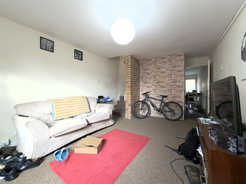 Property photo 2 of 10 Lounge