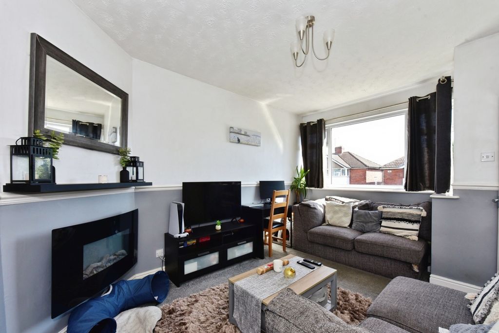 Property photo 3 of 17 Pbox-Img.Jpg