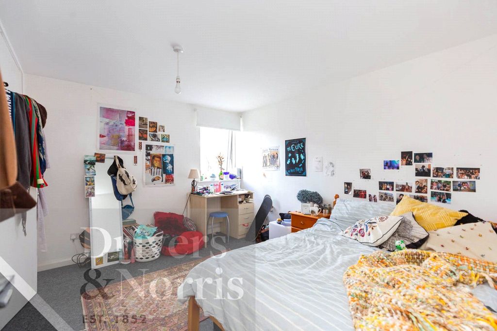Property photo 3 of 7 Picture No. 05