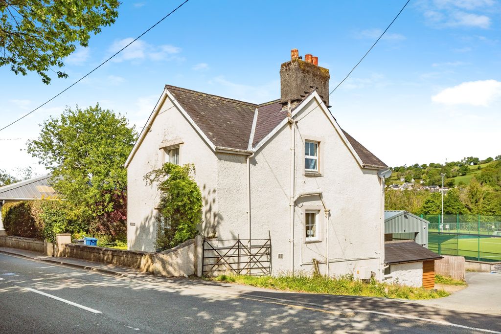 Property photo 1 of 15