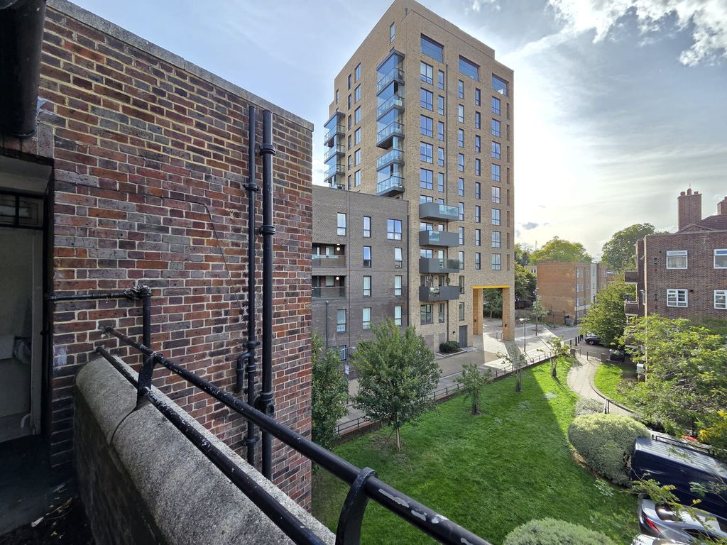 Property photo 2 of 27