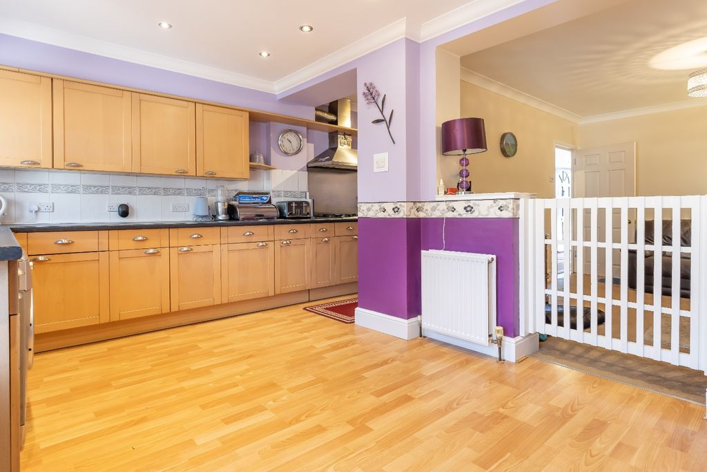 Property photo 3 of 19 4426152