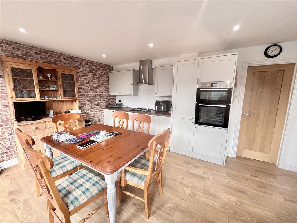 Property photo 3 of 12 Img_8344.Jpg