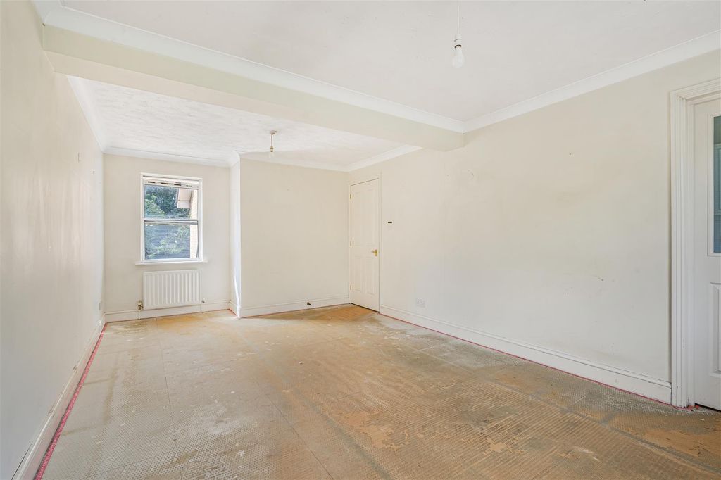 Property photo 3 of 9 17_88268.Jpg