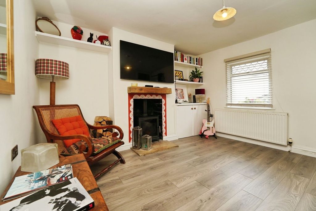 Property photo 3 of 14