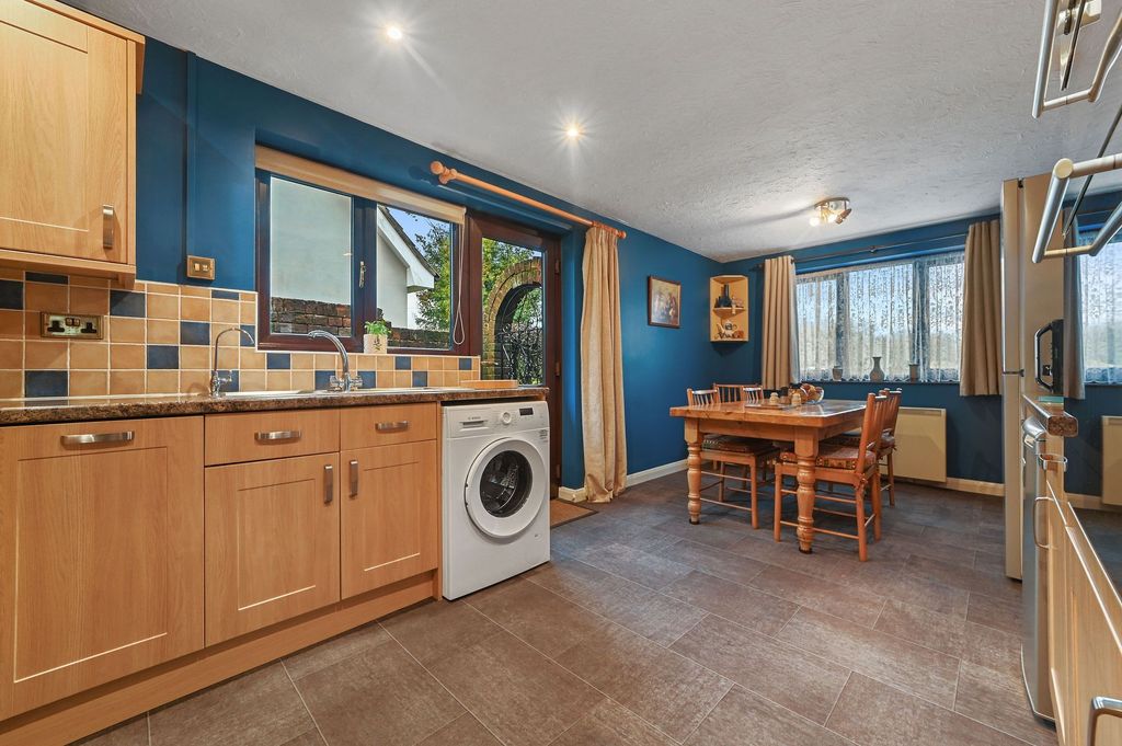 Property photo 3 of 22