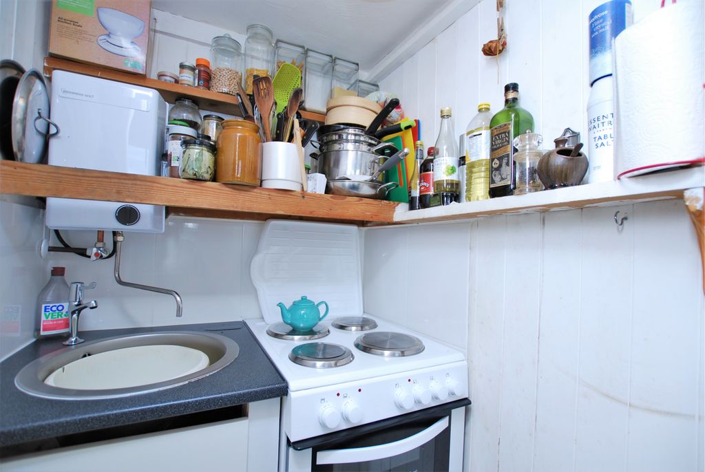 Property photo 3 of 5 Photo 03