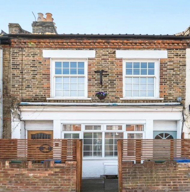 Property photo 1 of 11 External