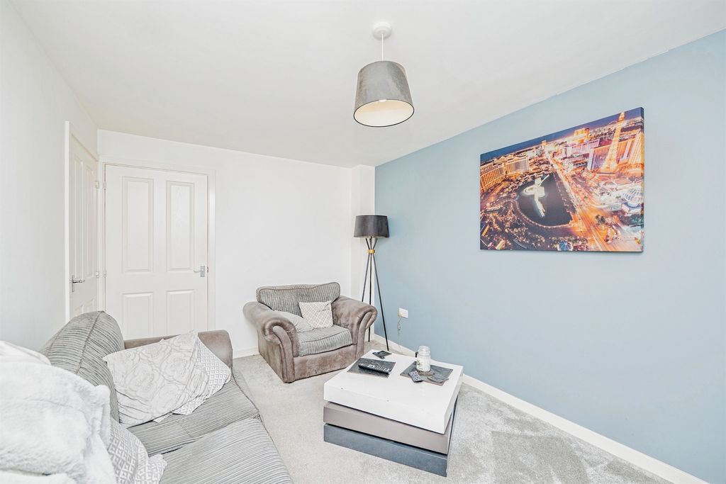 Property photo 3 of 16