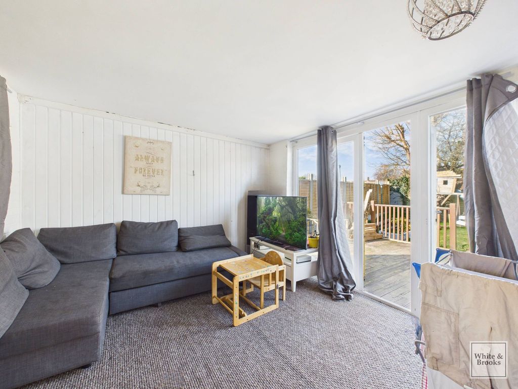 Property photo 2 of 10 Living/Dining Room