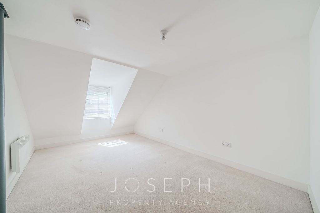 Additional image 8 of 2 bed penthouse for saleKey Street, Ipswich IP4