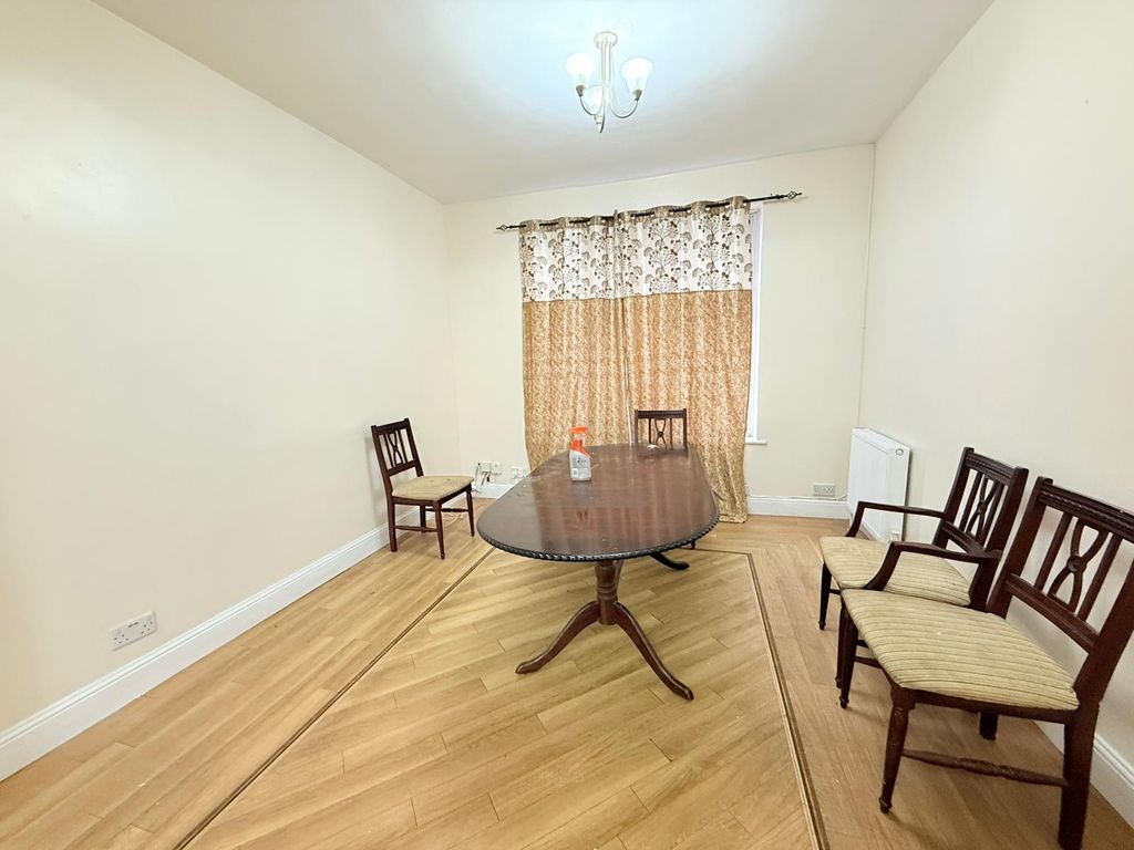 Property photo 2 of 15 Gallery