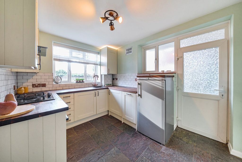 Property photo 2 of 12 Picture No. 45