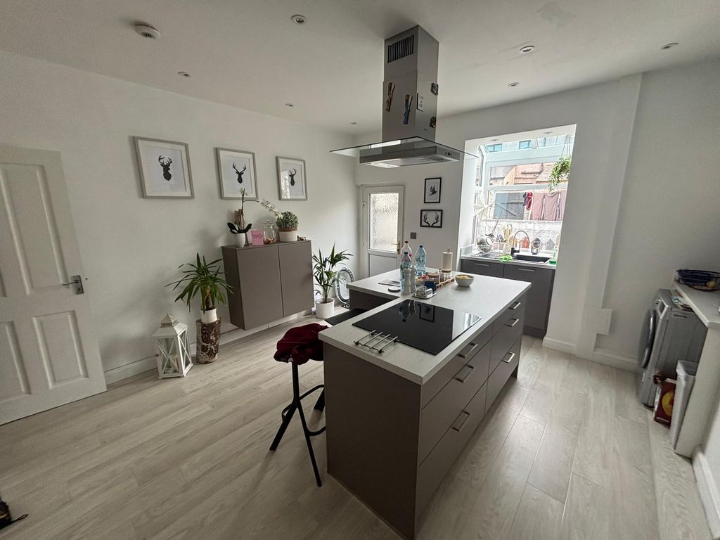 Property photo 2 of 6 2