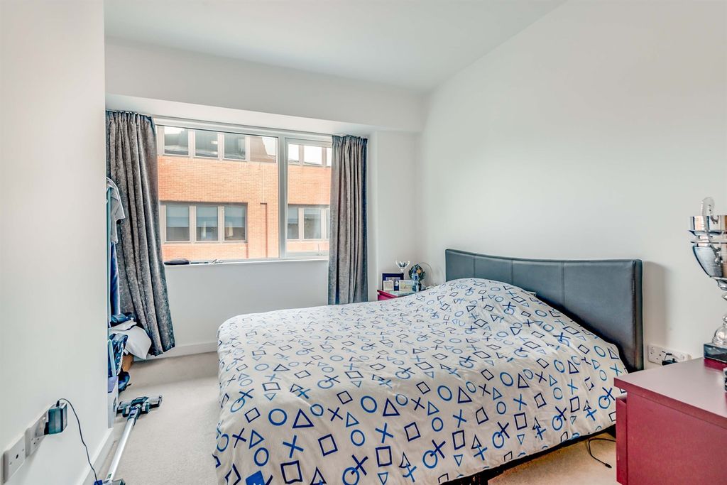 Property photo 3 of 8