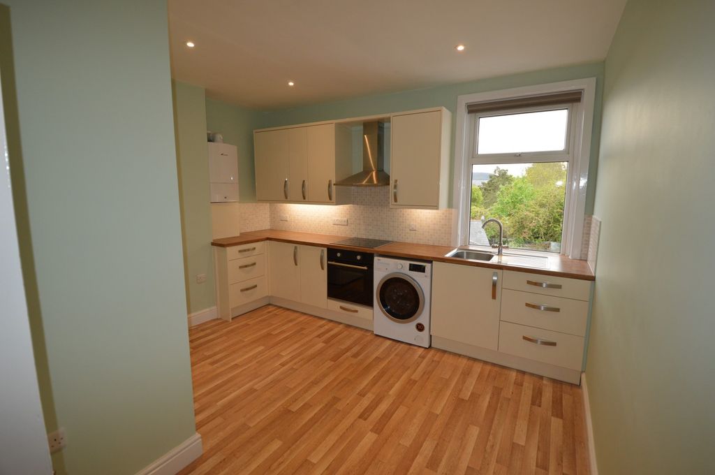 Property photo 2 of 7 Kitchen Property To Let In Petersfield