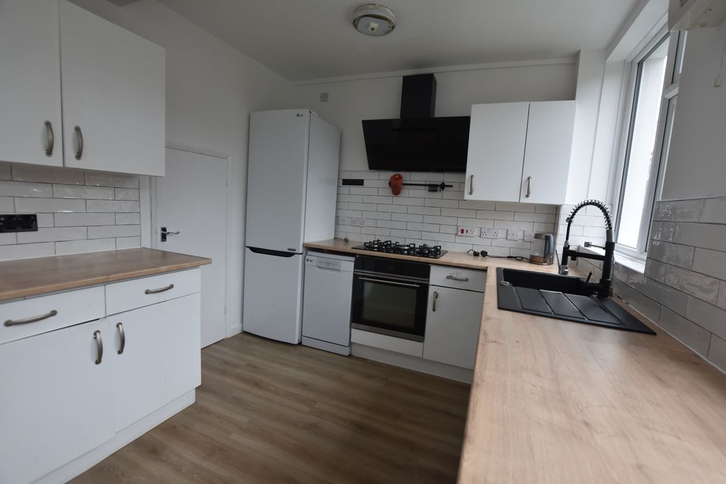 Property photo 3 of 9 Photo 3