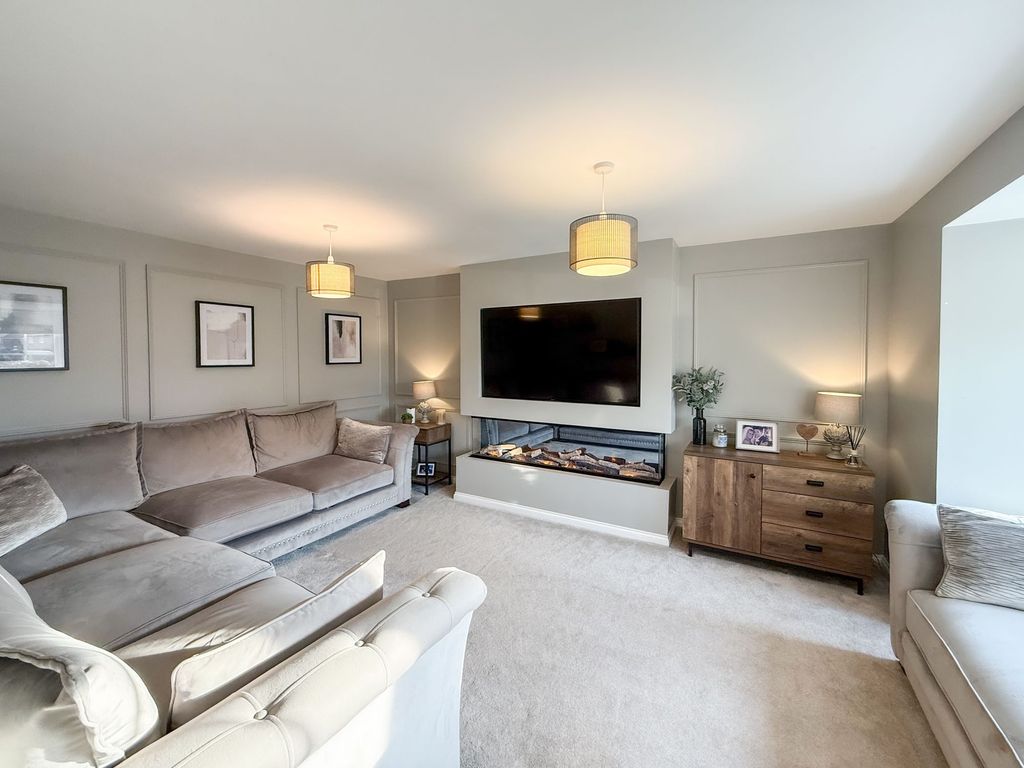 Property photo 3 of 15 Formal Lounge