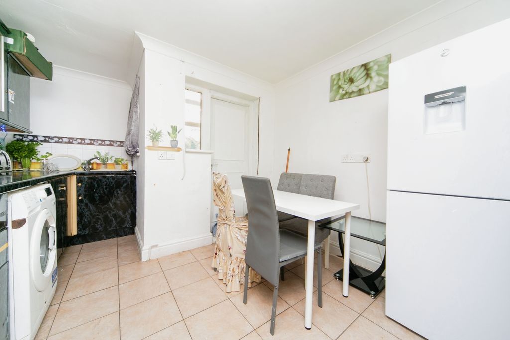 Property photo 3 of 14 Kitchen/Diner