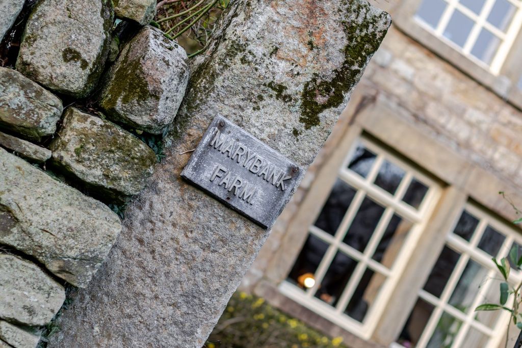 Property photo 2 of 33