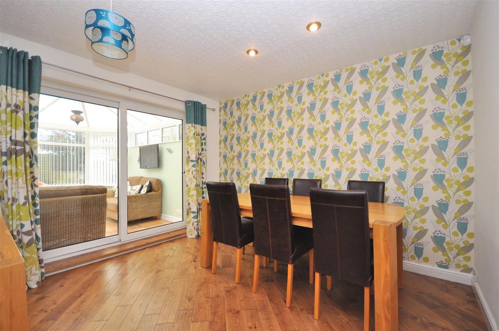 Property photo 2 of 15 Dining Room
