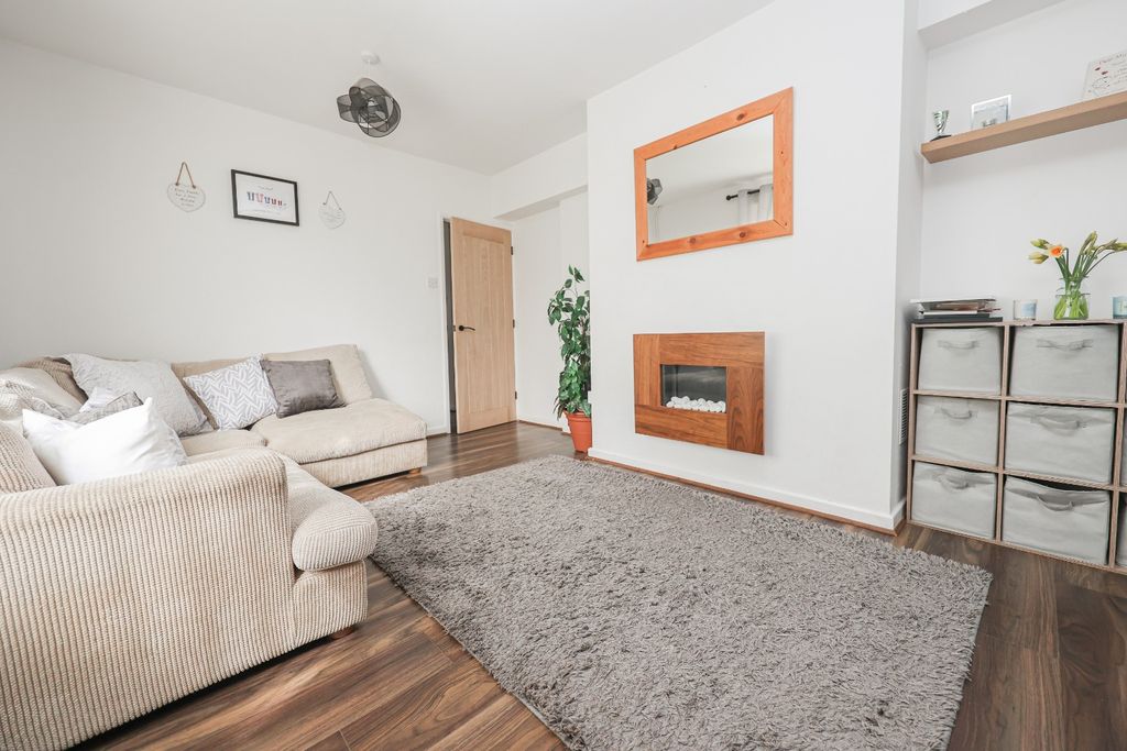 Property photo 2 of 21 5057713