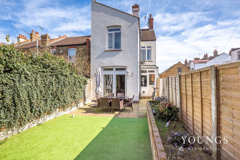 Property photo 2 of 16