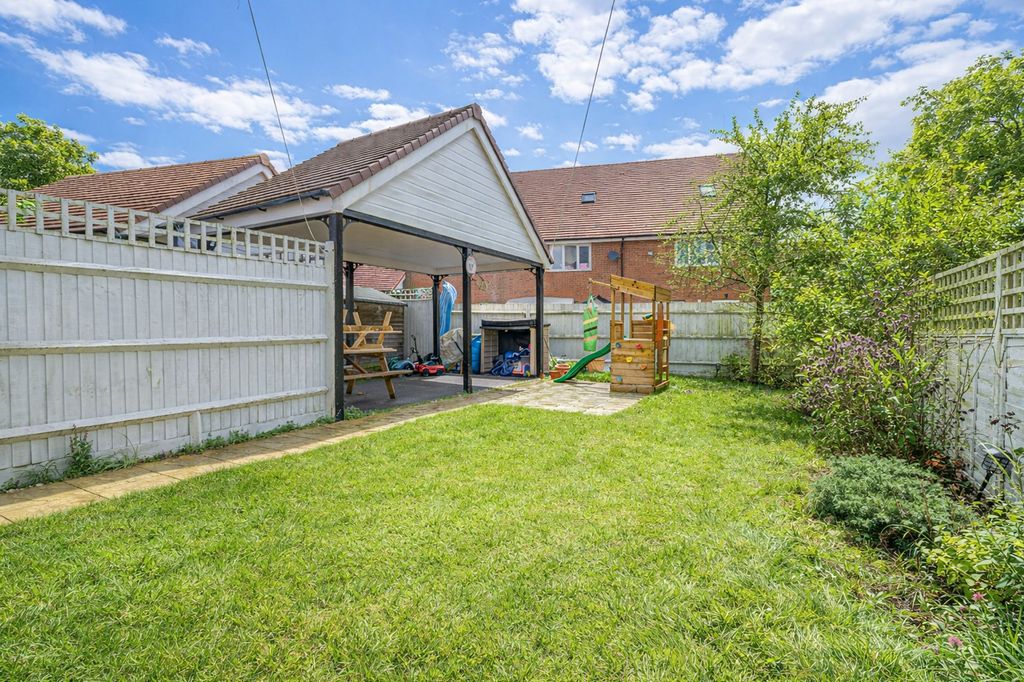 Property photo 3 of 19 Garden