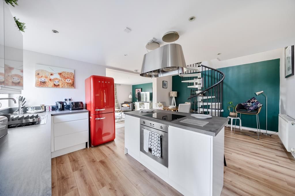 Property photo 2 of 21 Kitchen