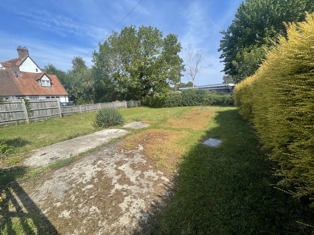 Property photo 2 of 8