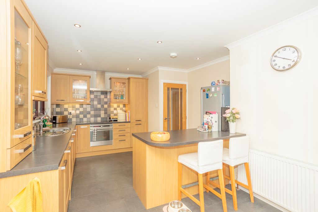 Property photo 3 of 42 Kitchen/Diner