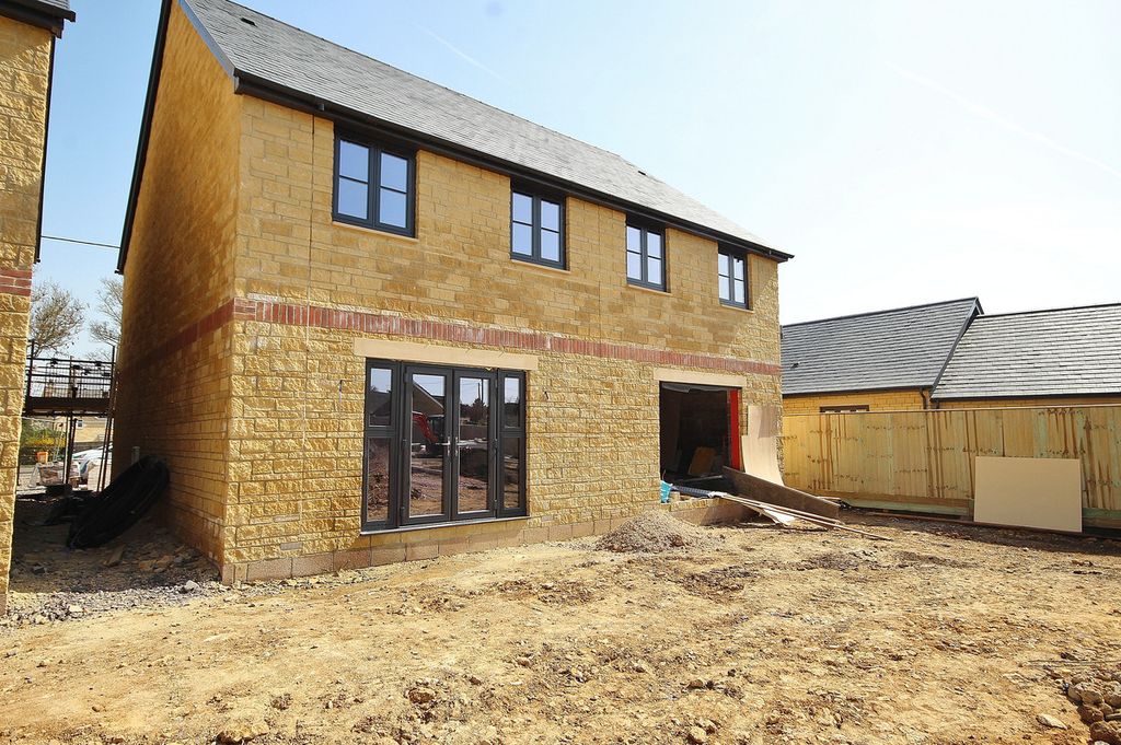 Property photo 2 of 7