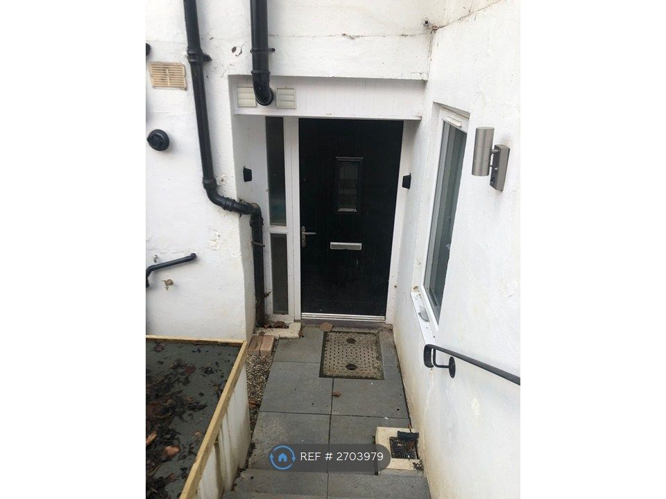 Property photo 3 of 27