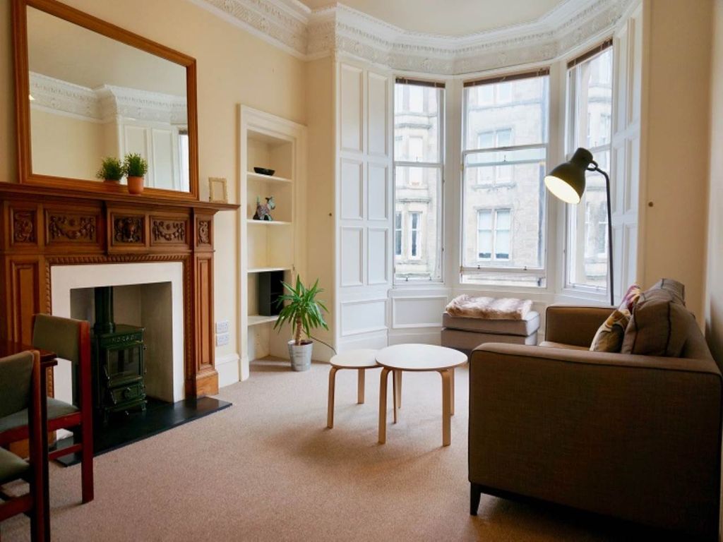 Property photo 3 of 16 Living Room