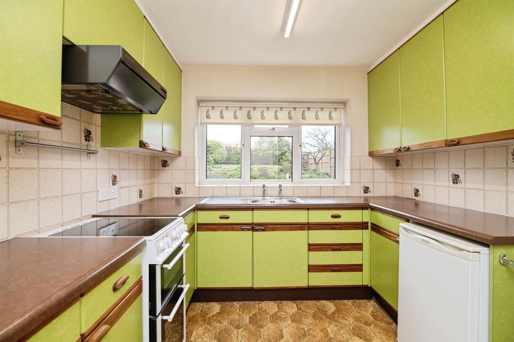 Property photo 2 of 13