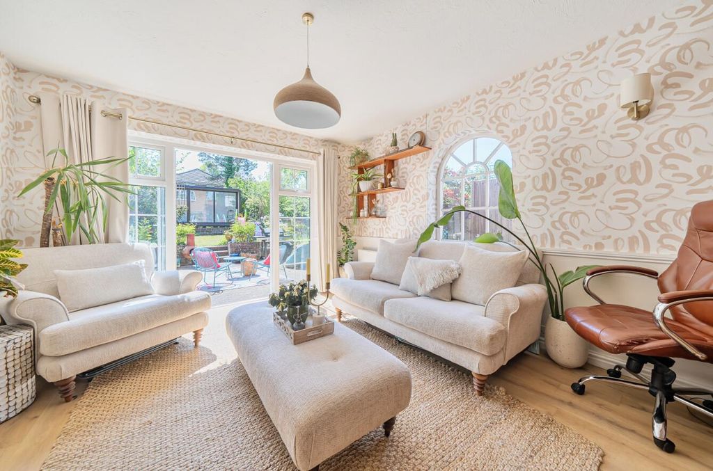 Property photo 3 of 25