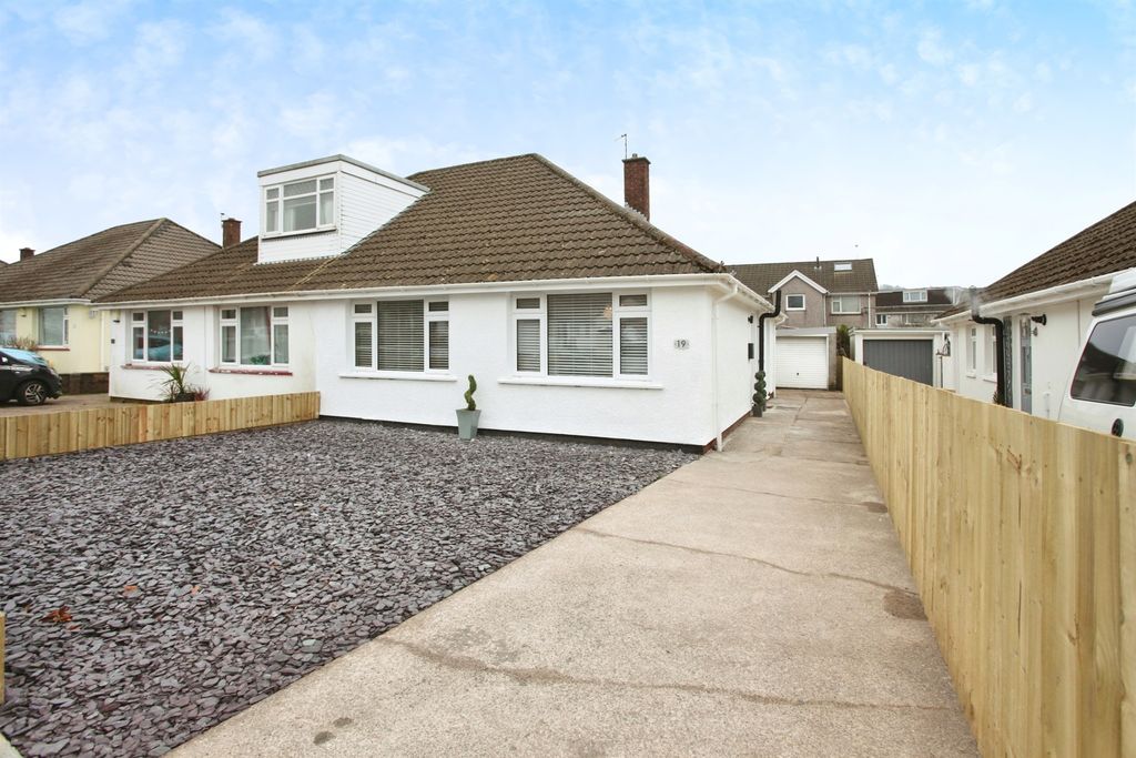 Property photo 1 of 10 Front