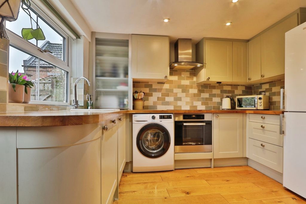 Property photo 3 of 29 3881386