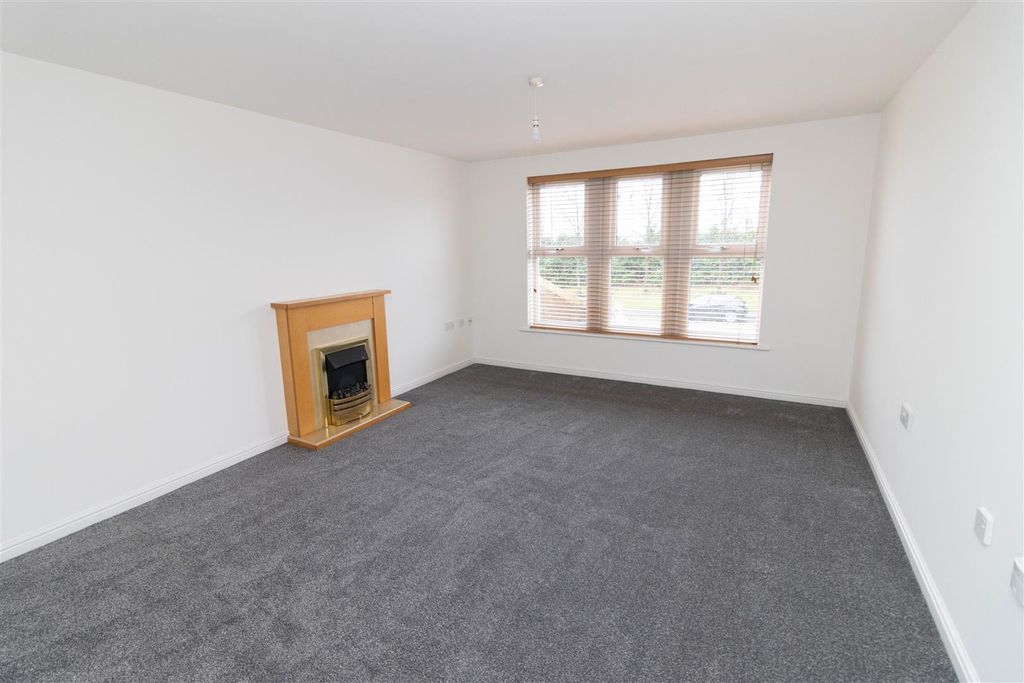 Property photo 2 of 7 Lounge