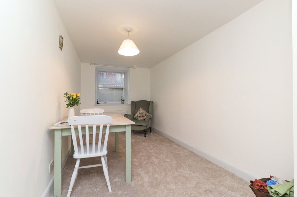 Property photo 3 of 7 Picture 3